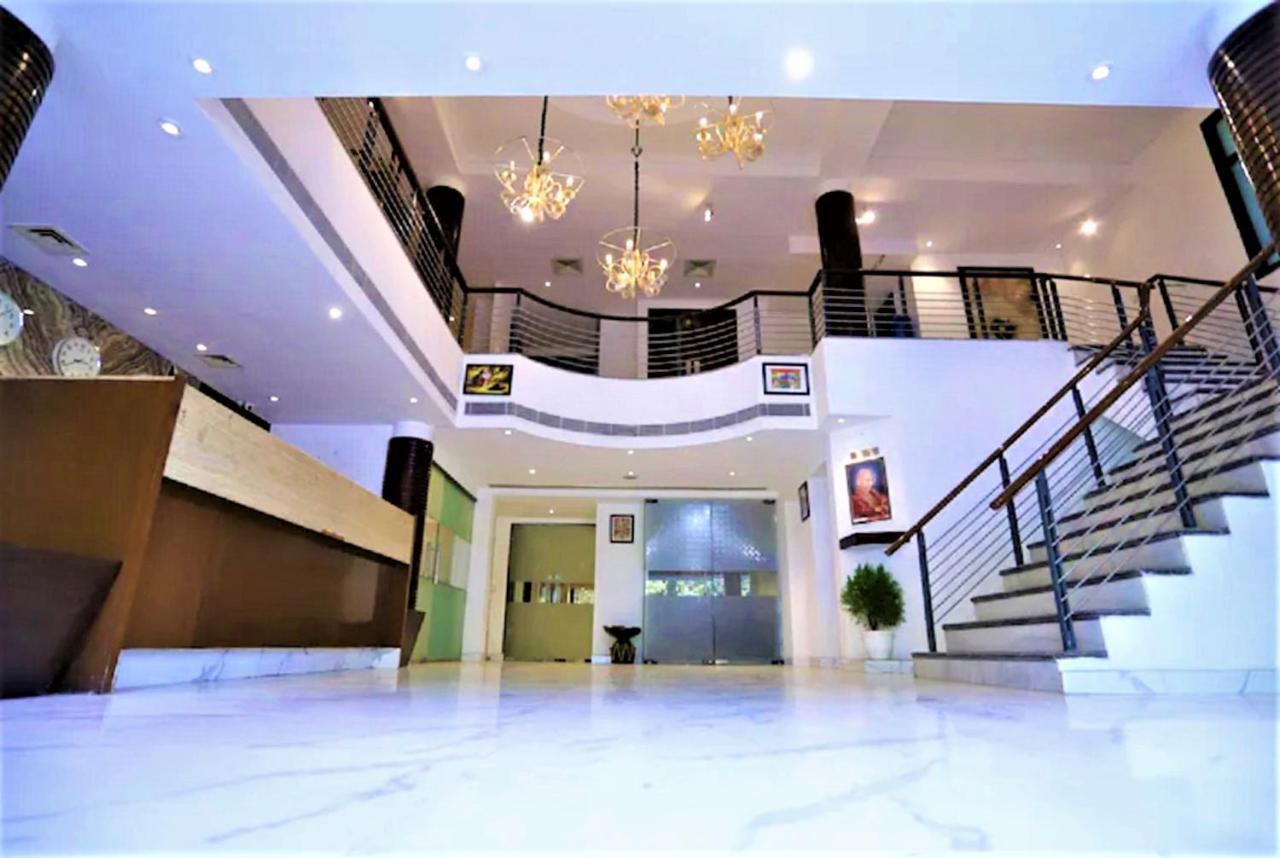Arch International Kapas Hera