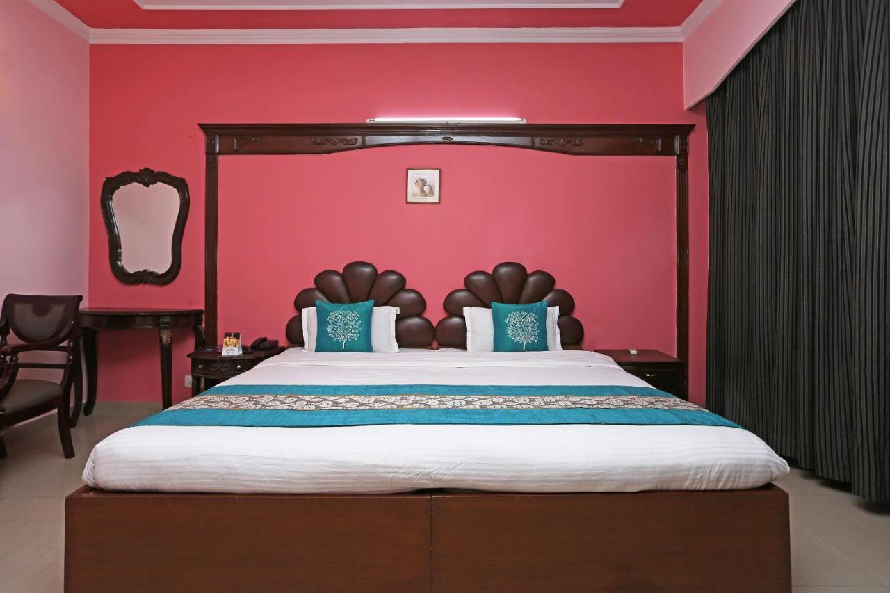 Hotel Oyo Near Mg Road Near Aravali Biodiversity Park Gurgaon