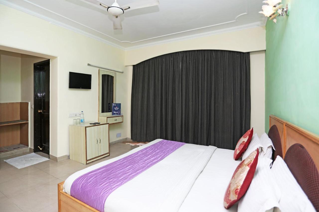 Hotel Oyo Near Mg Road Near Aravali Biodiversity Park 3*