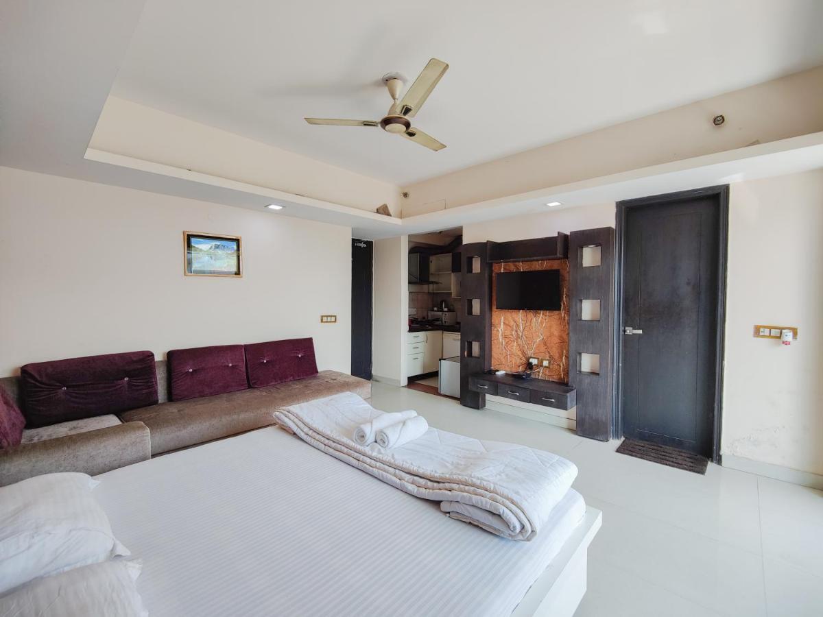 - Damas * Gurgaon