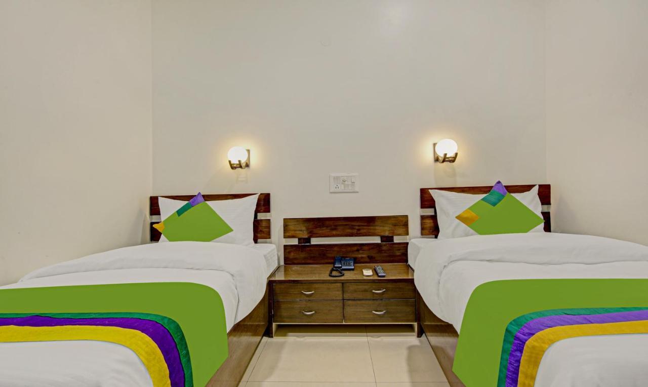 Treebo Trend Amexx Golf Course Road 3*