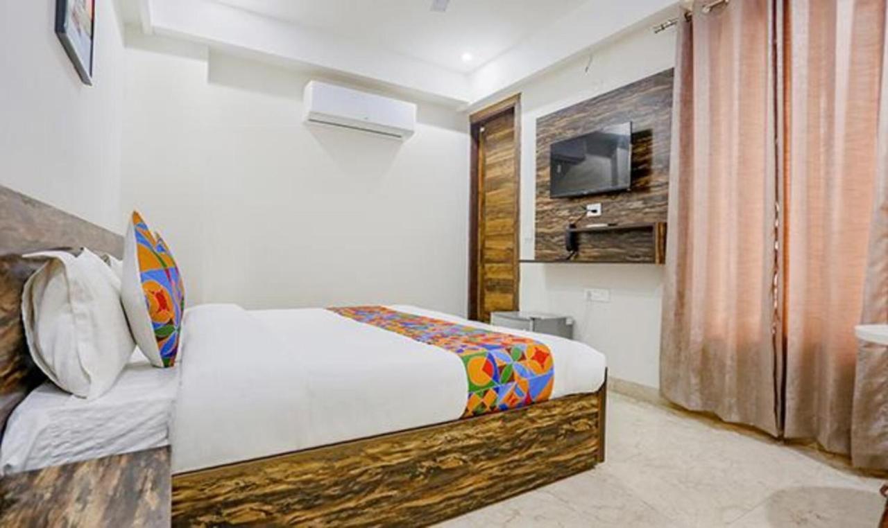 Fabhotel Amrit Residency 3*