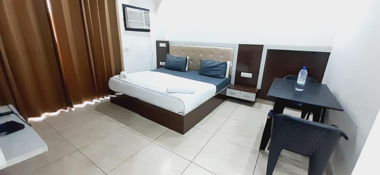 Hotel Singh Residency Medanta 3*