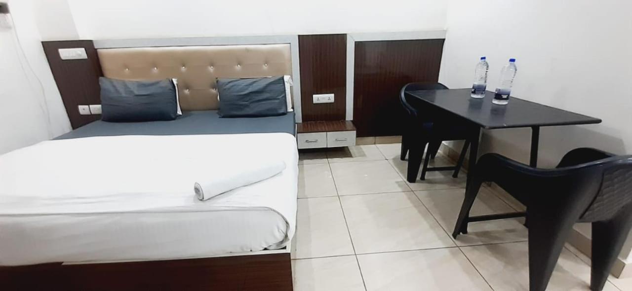 Hotel Singh Residency Medanta