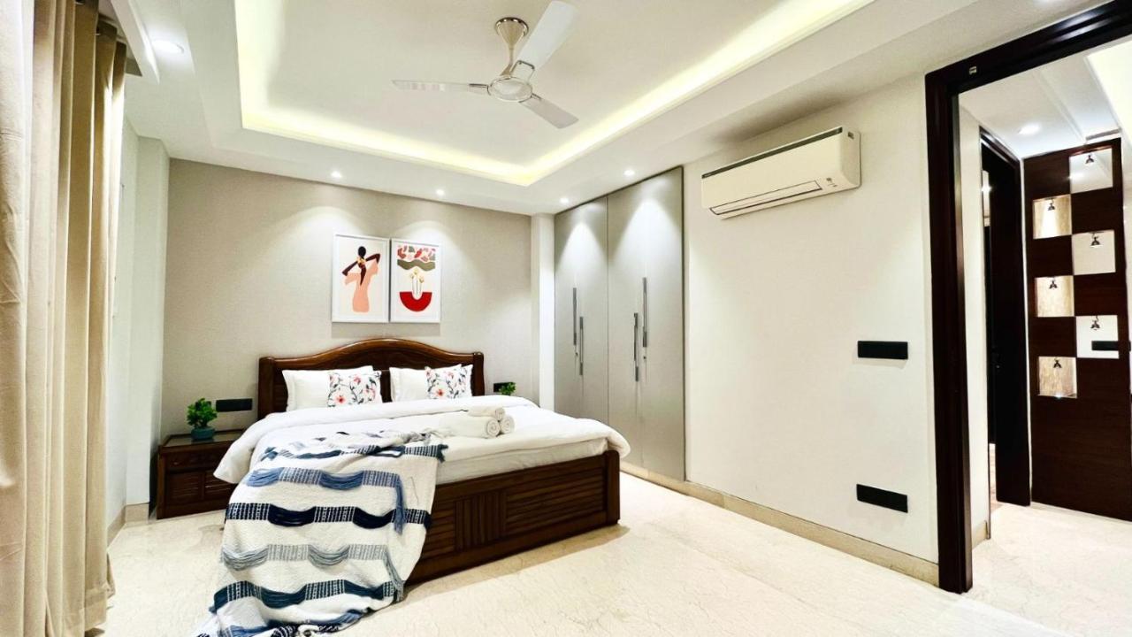 Bluo 3bhk - Dlf Cybercity, Mg Road, Balcony, Lift Apartment