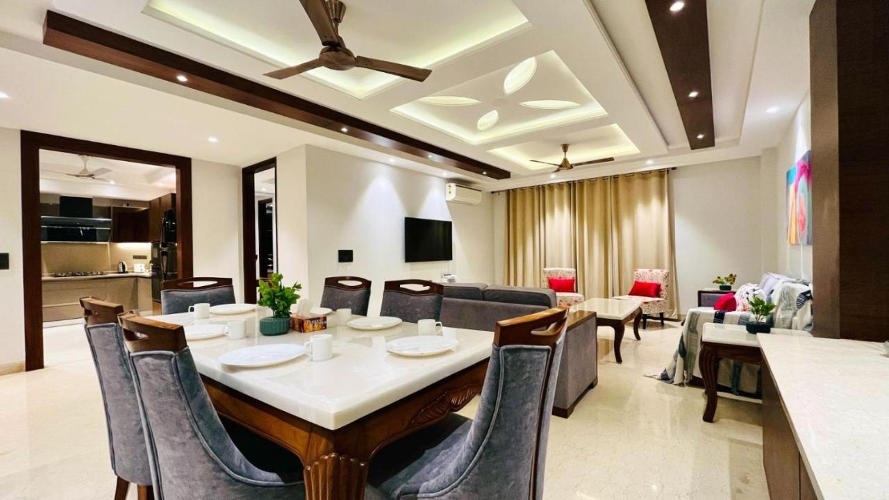 Bluo 3bhk - Dlf Cybercity, Mg Road, Balcony, Lift Gurgaon