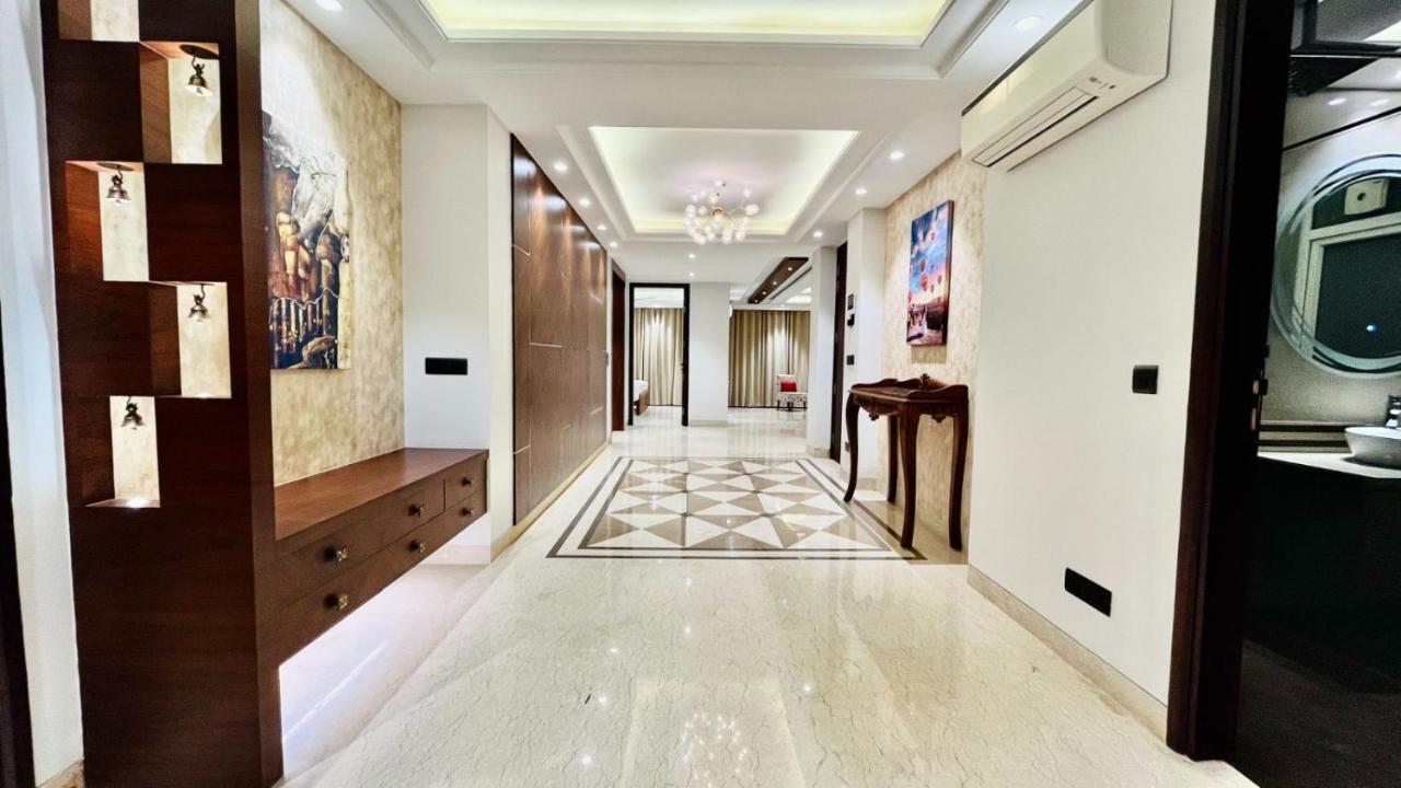 Bluo 3bhk - Dlf Cybercity, Mg Road, Balcony, Lift Apartment *