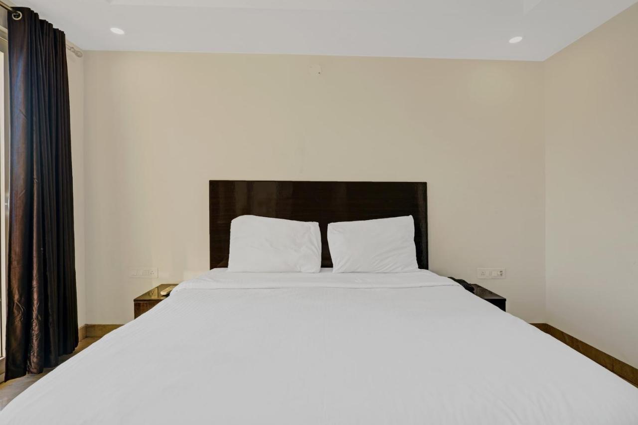 Super Townhouse Tipsyy Near Bestech Square Mall