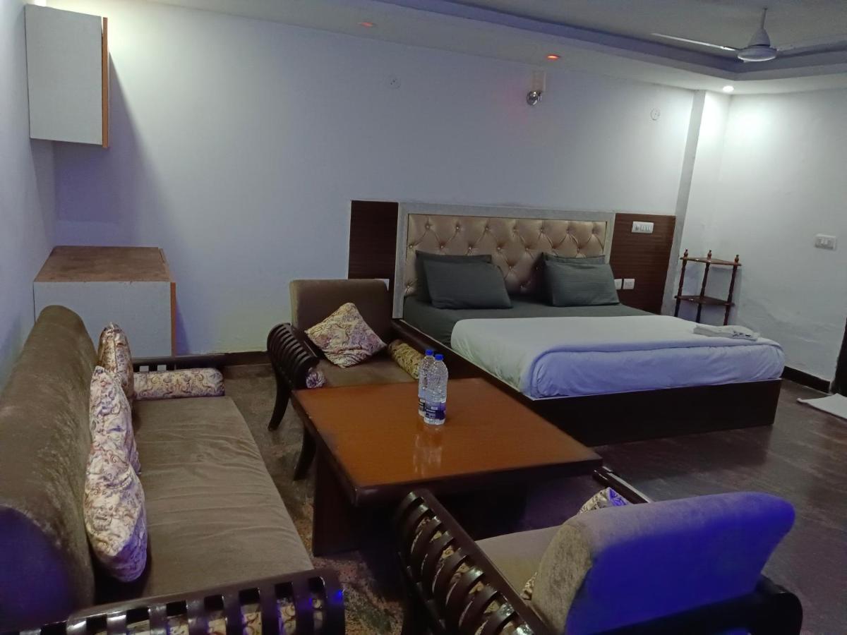 Singh Residency Medanta Hotel Gurgaon