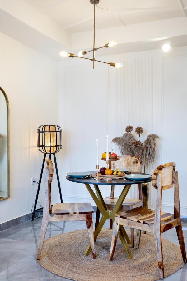 Maison 42- Onetreestays Apartment Gurgaon