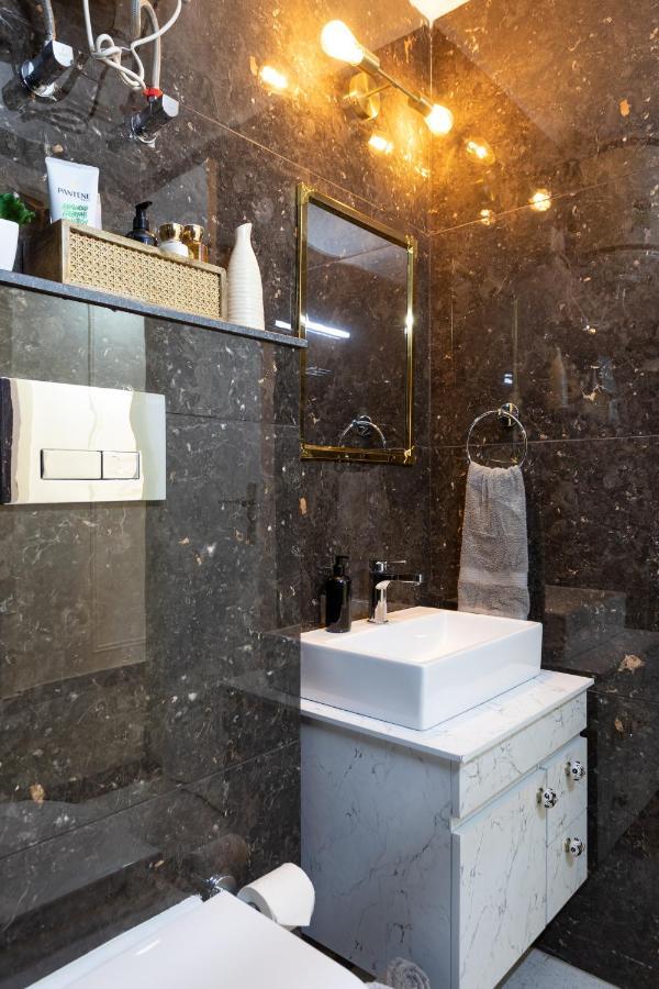 Apartment Maison 42- Onetreestays Gurgaon
