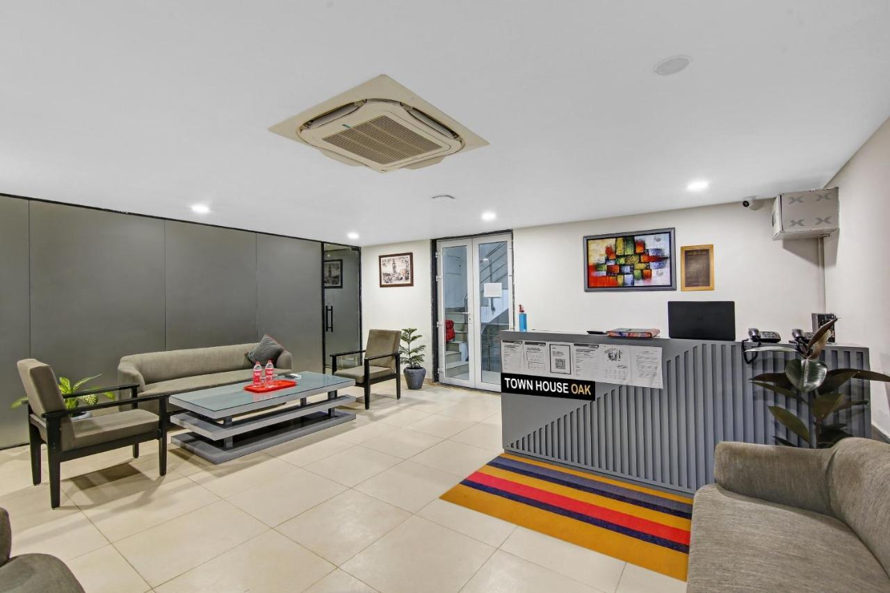 Townhouse Oak Mintstayz Sector 52 Near Artemis Hospital Hotel