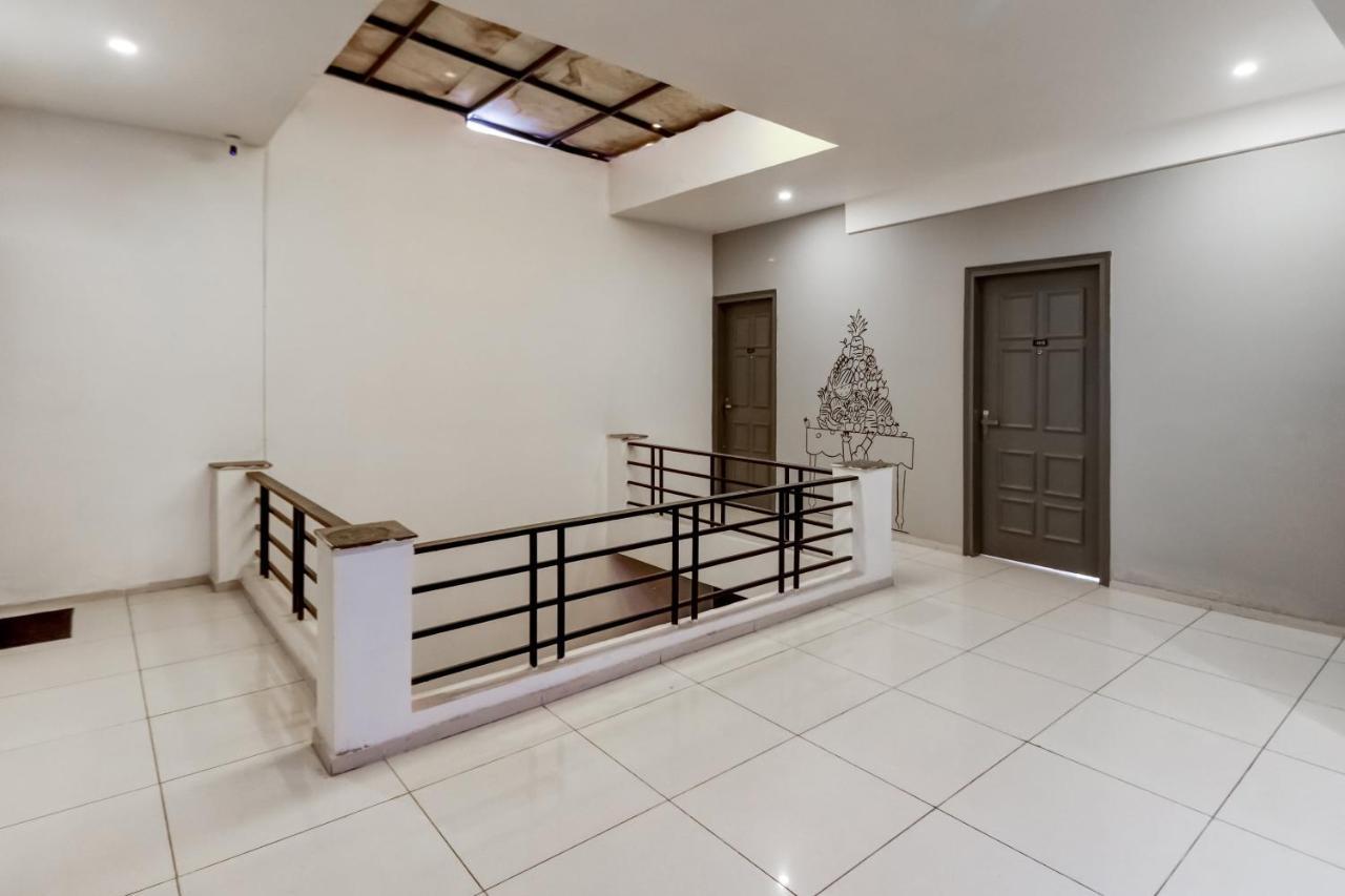 Townhouse South 2 Sector 49 Hotel