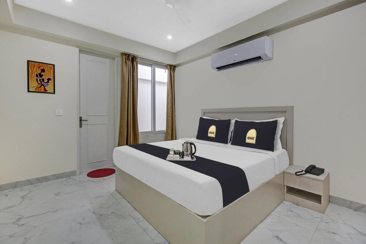 Townhouse Oak Mintstayz Sector 52 Near Artemis Hospital Hotel 3*