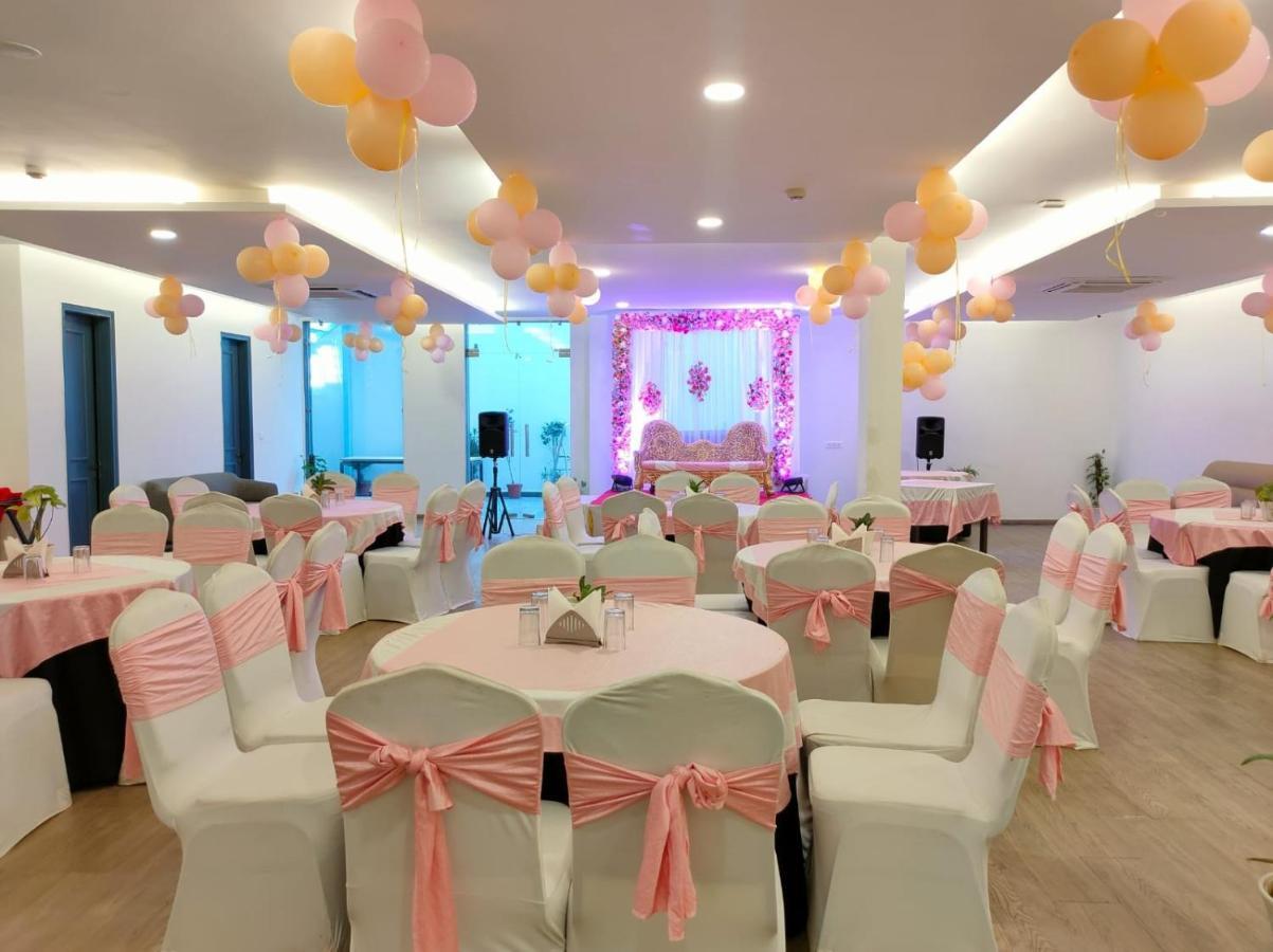 Hotel Orange Gurgaon
