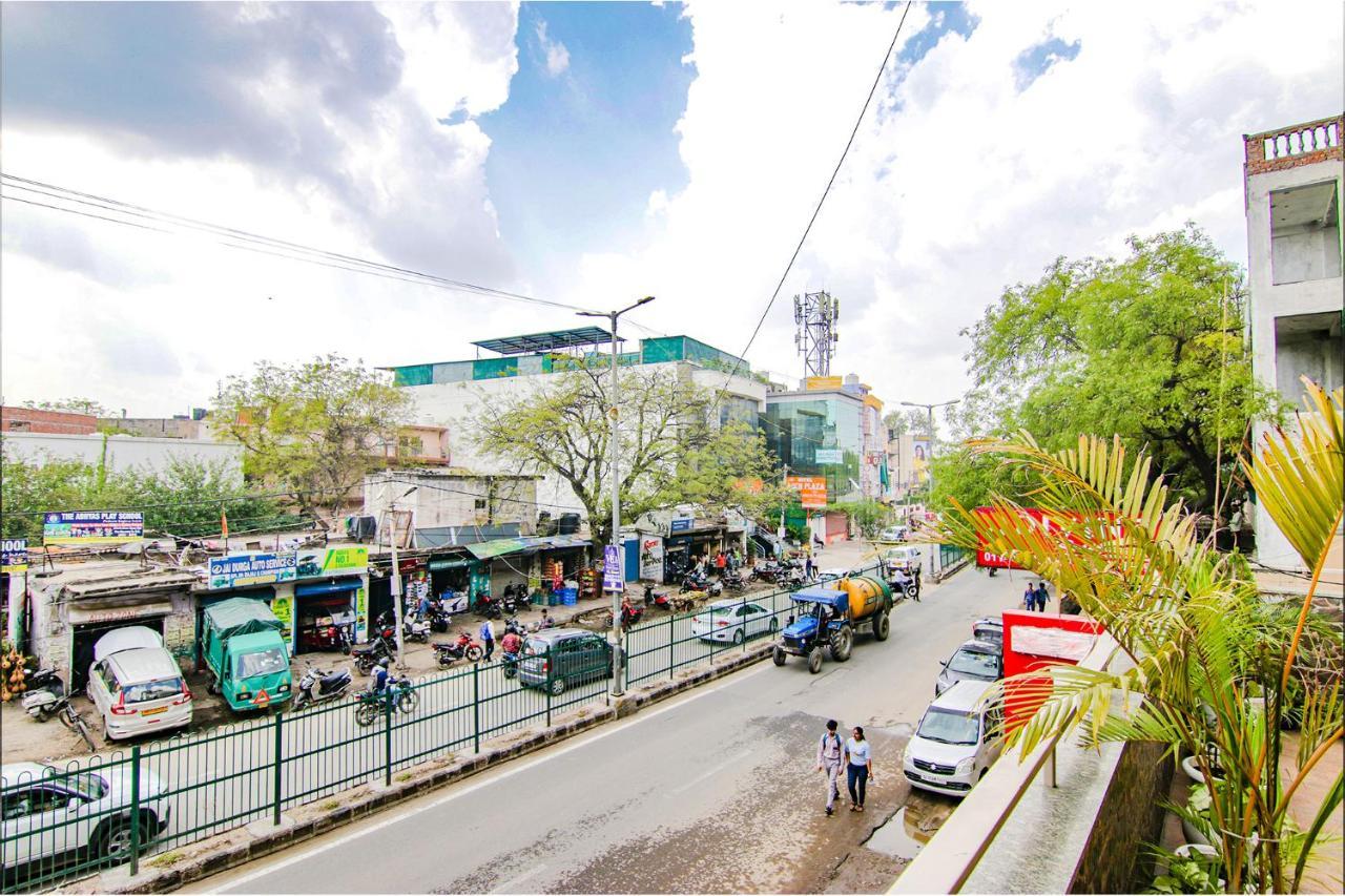 Fabexpress The Divine Residency Hotel Gurgaon