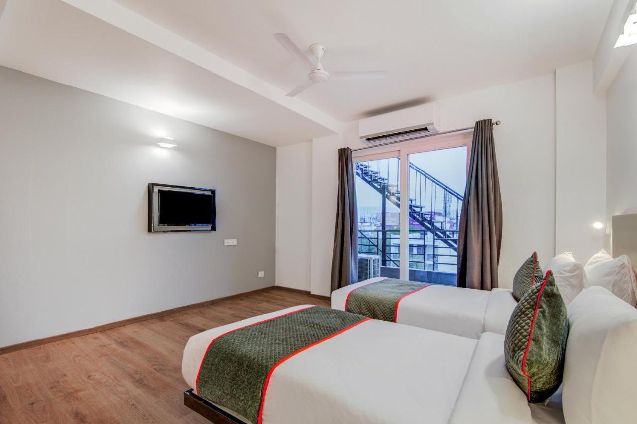 Townhouse Golf Course Road Hotel 4*
