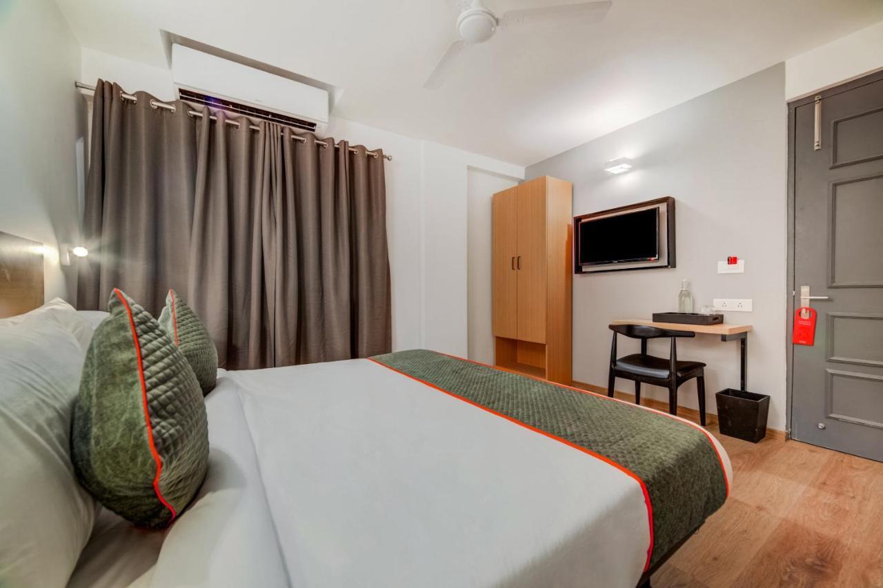 Hotel Townhouse Golf Course Road