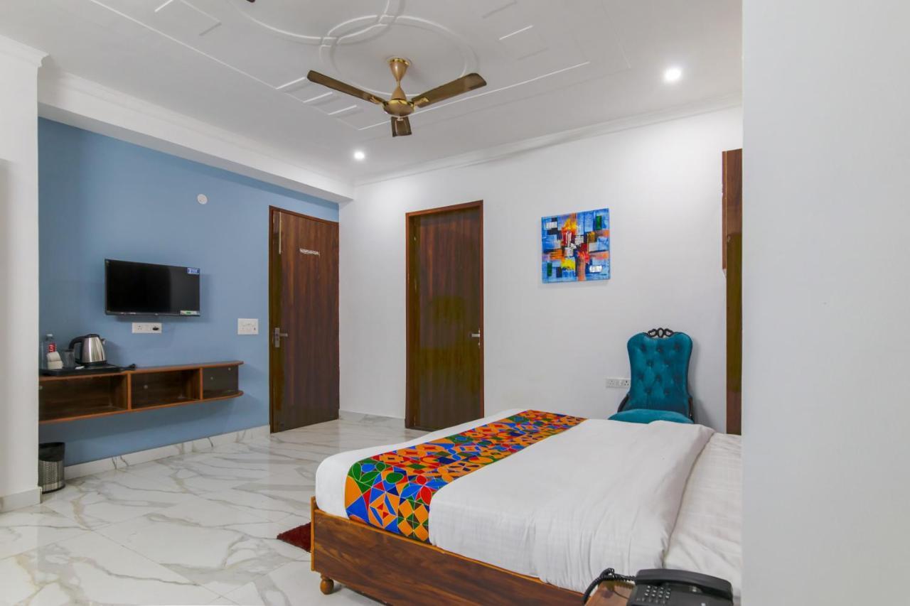 Guest house Breezy Serviced Medanta