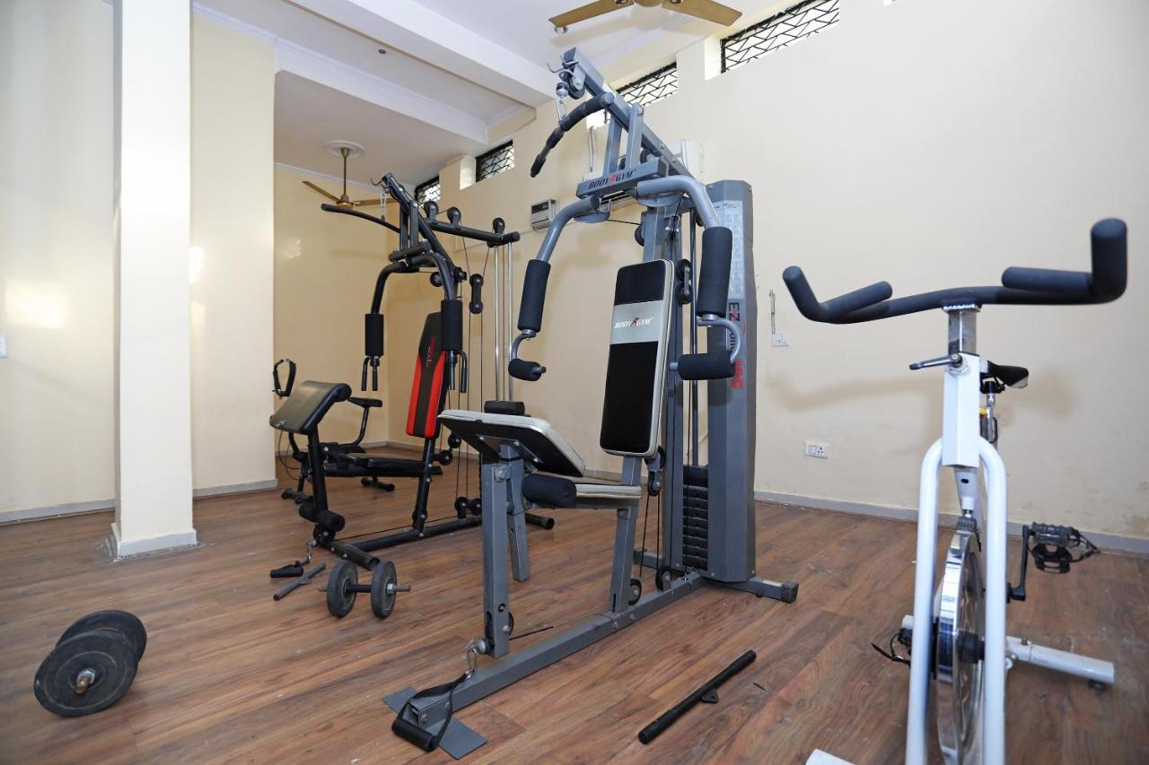 Hotel Capital O 7302 The Huespedes Gurgaon