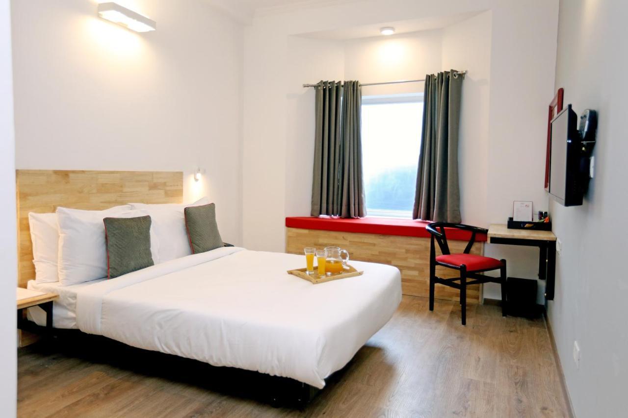 Hotel Oyo Townhouse 17 Huda Center Near Leisure Valley Park