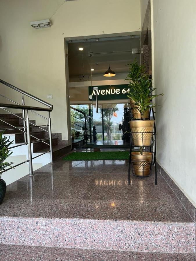 Hotel Avenue 64 Gurgaon