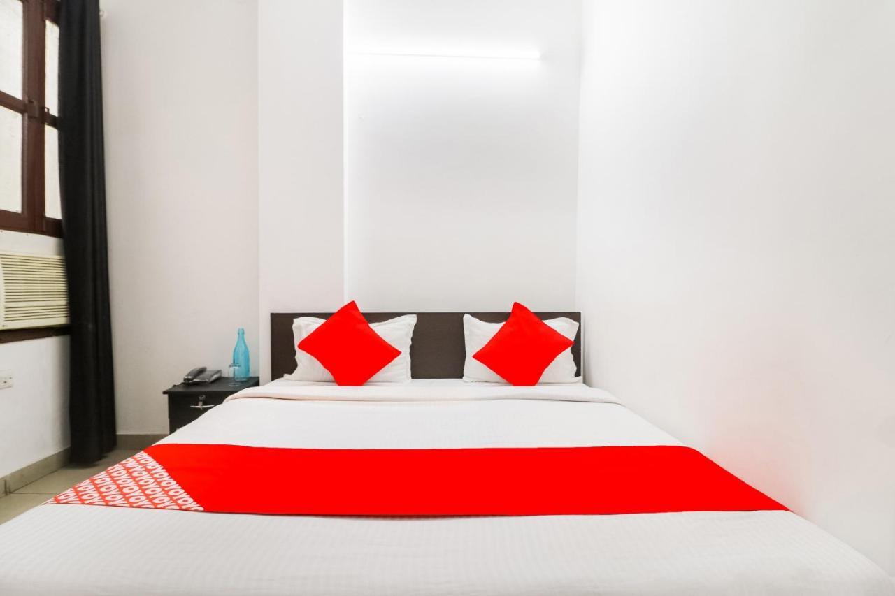 Oyo Flagship 37833 Safe Gurgaon