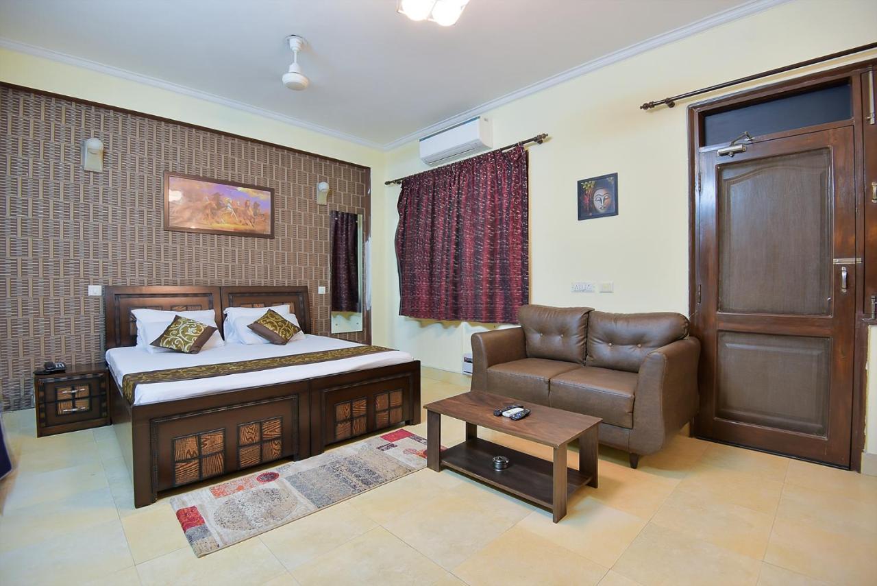 Serviced Near Fortis Hospital Hotel 3*