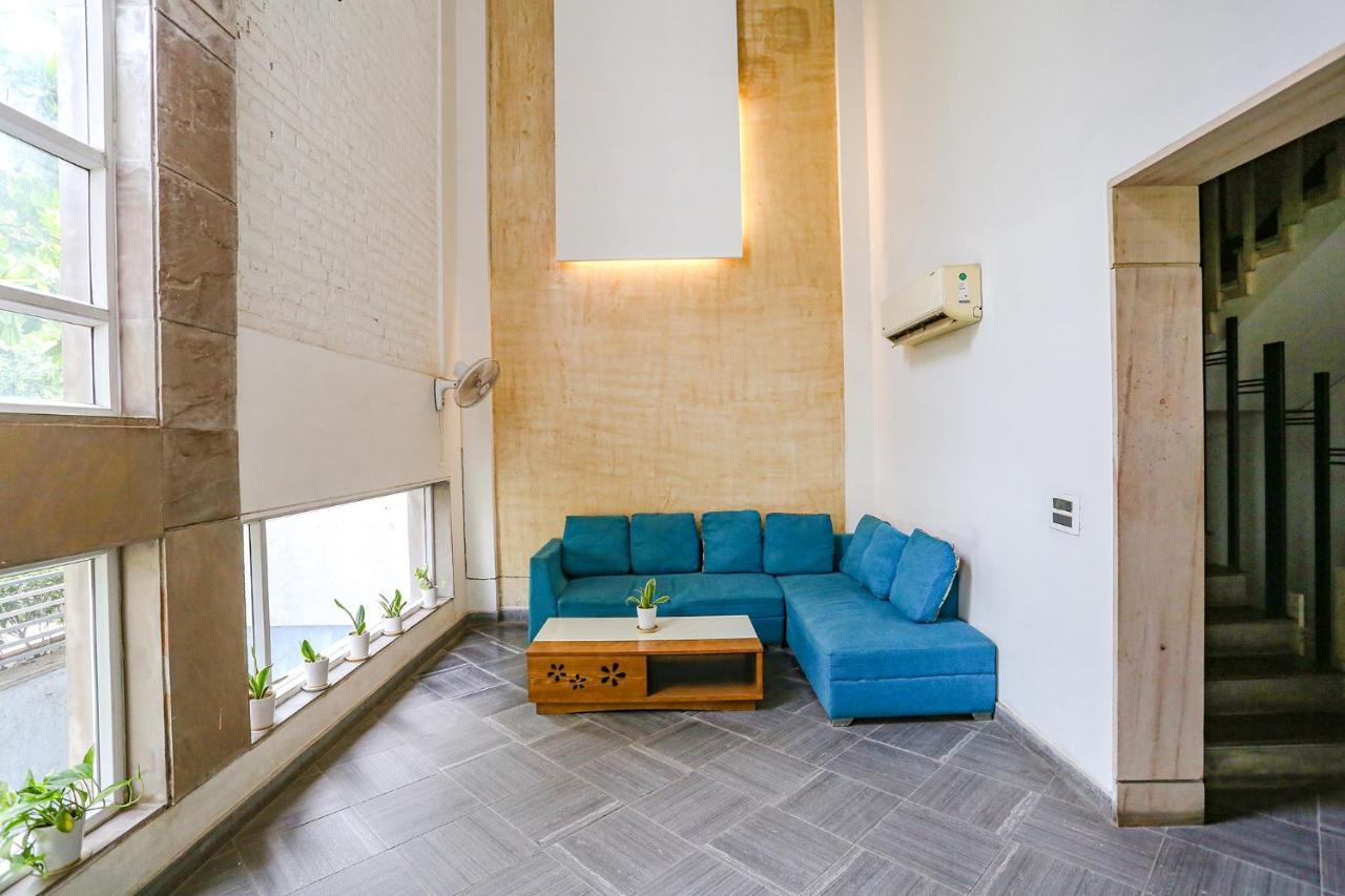 Fabhotel Premium Nest Hotel