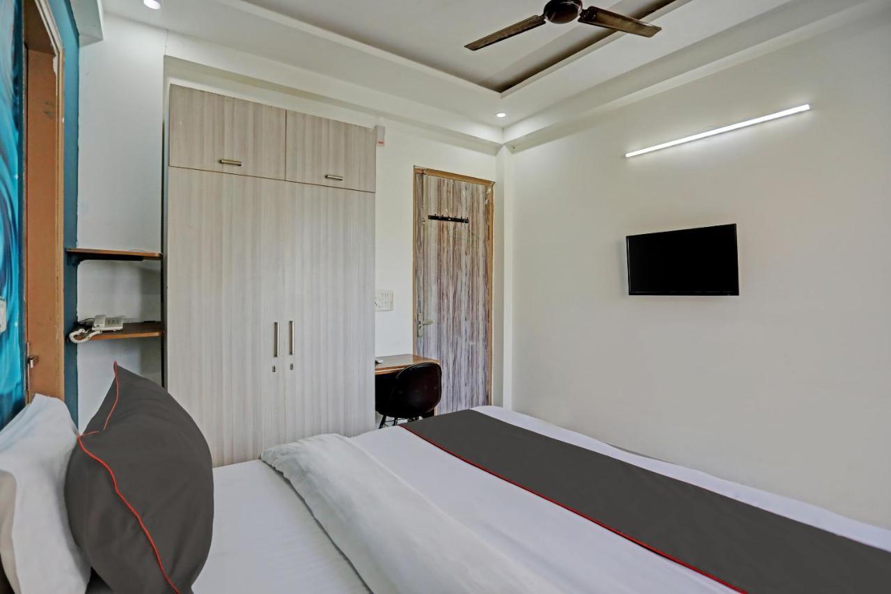 Oyo Flagship Medanta Star Lb Residency Unitech Gurgaon