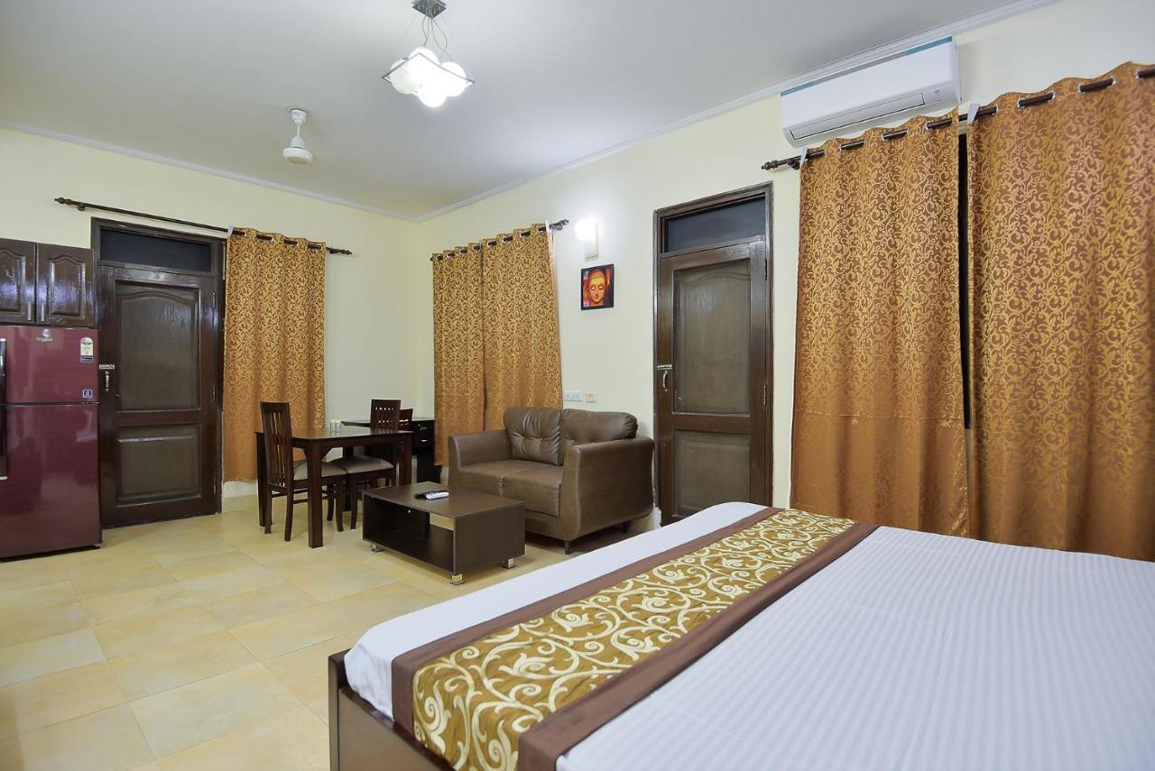 Serviced Near Fortis Hospital 3*