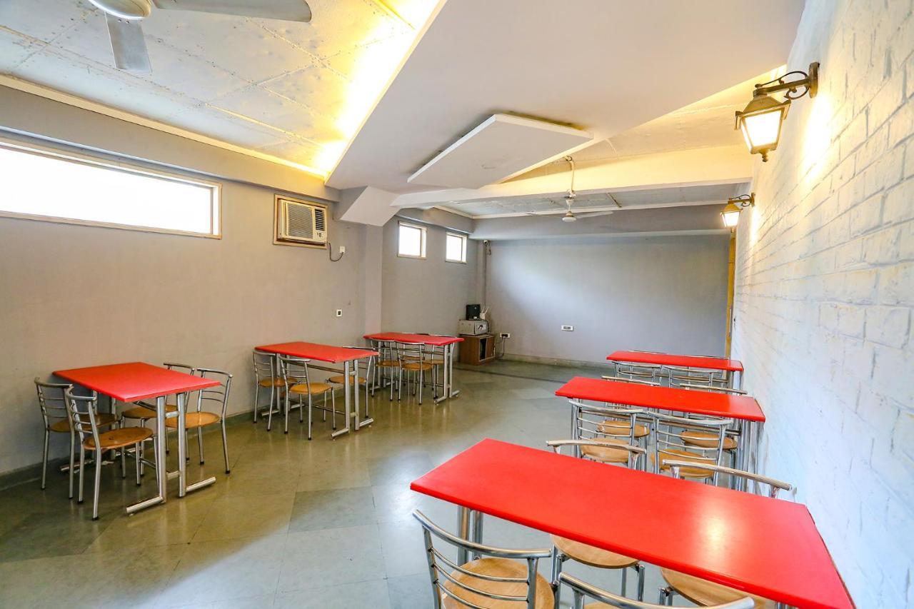 Fabhotel Premium Nest Hotel