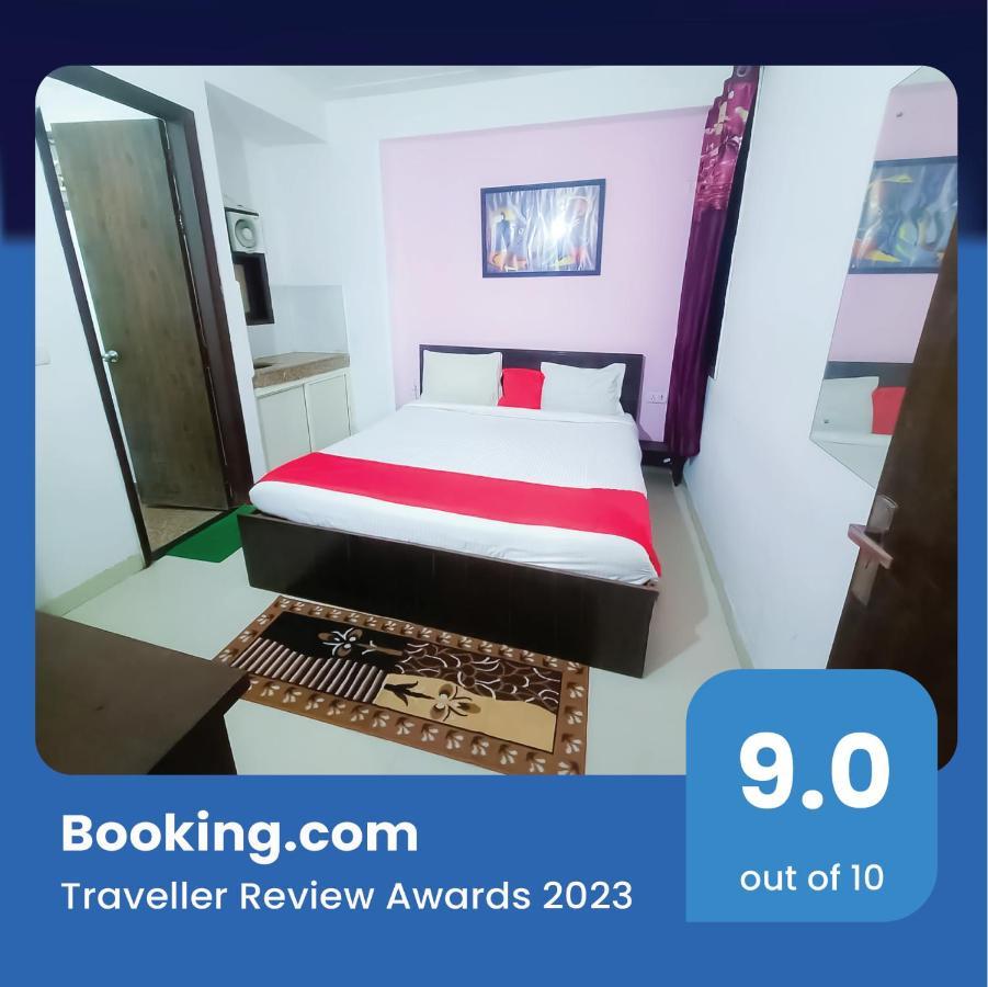 Hotel Roomshala 098 Sagarmatta - Opposite Medanta Hospital 3*
