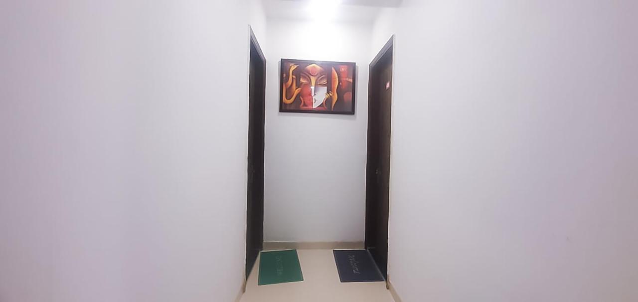 Roomshala 098 Sagarmatta - Opposite Medanta Hospital Gurgaon
