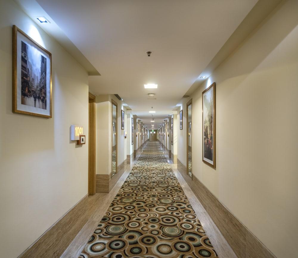 Hotel Radisson Gurugram Sohna Road Center Gurgaon