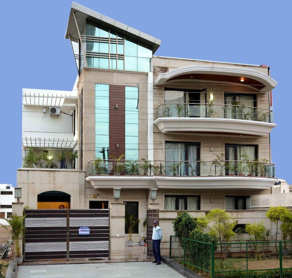 Golf View Suites-golf Course Road 3*