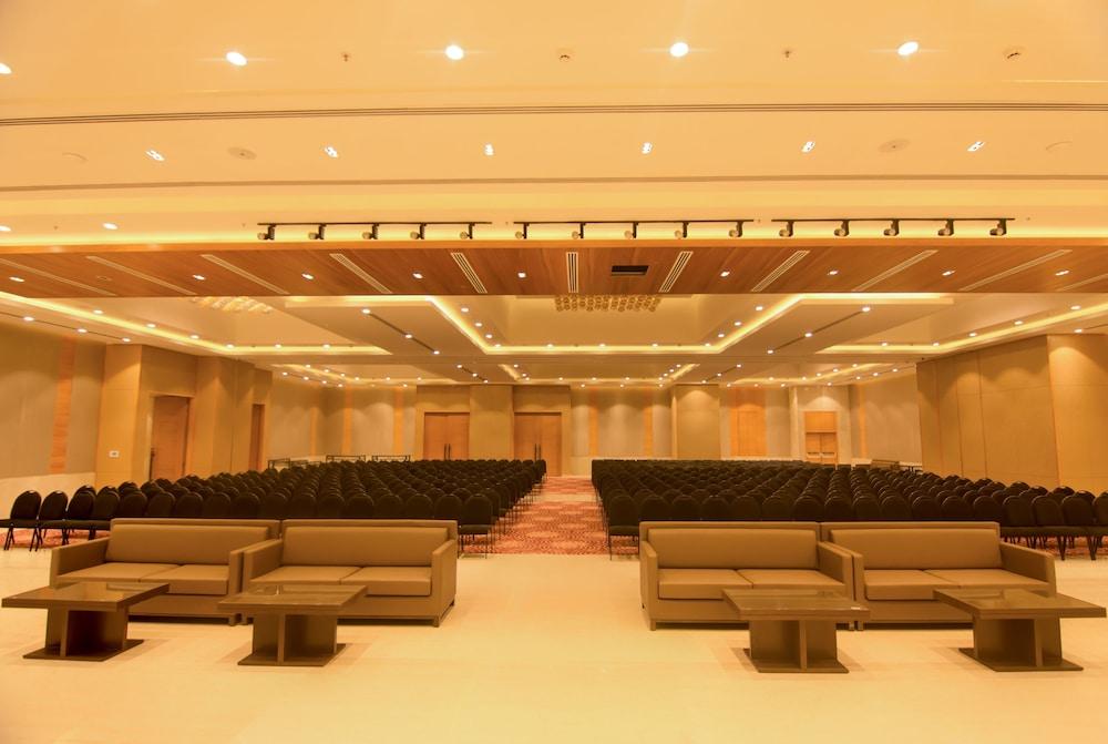 Lemon Tree Hotel, Sector 60, Gurugram Gurgaon