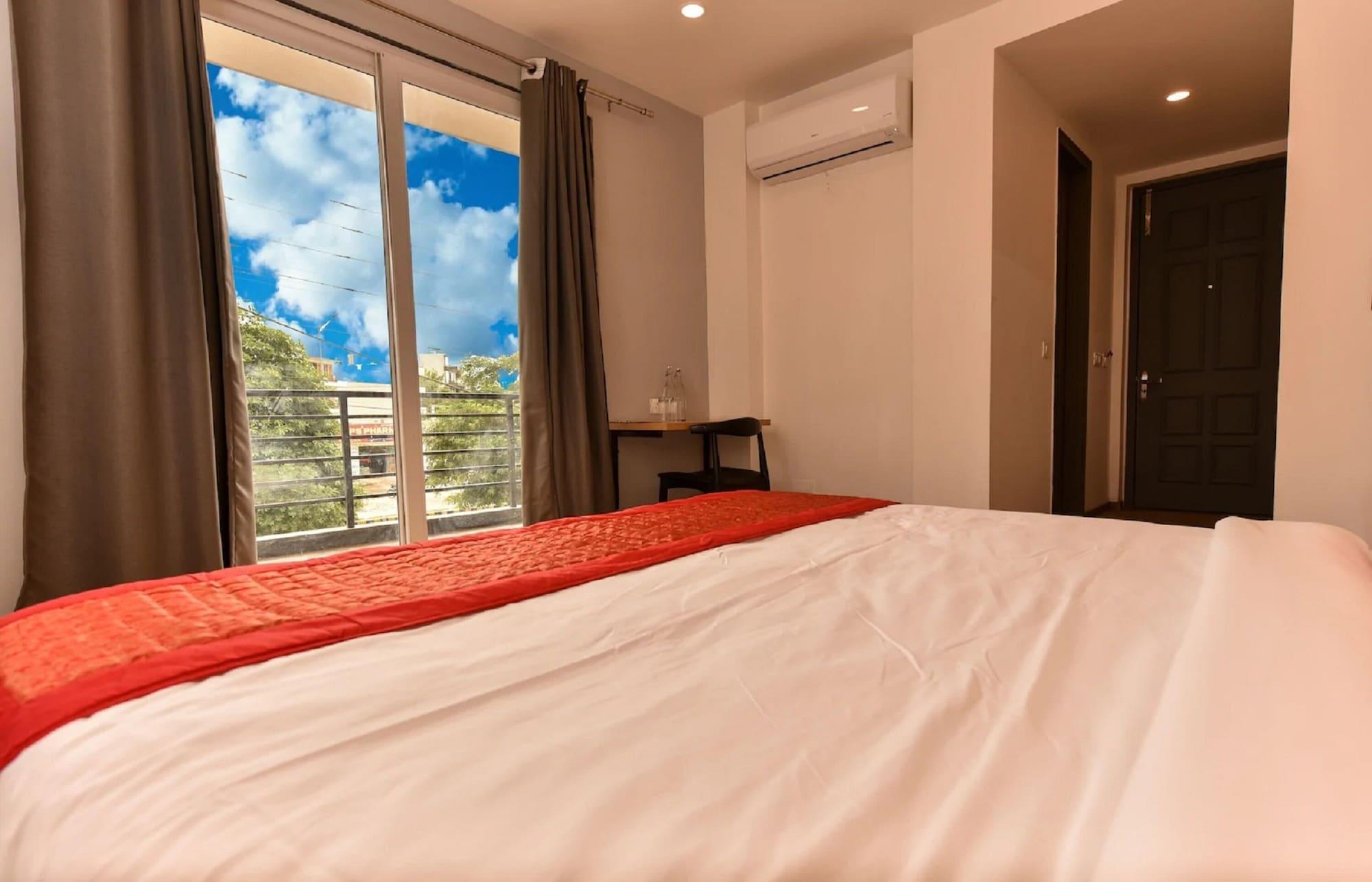 Hotel Mavens House Artemis Hospital Road