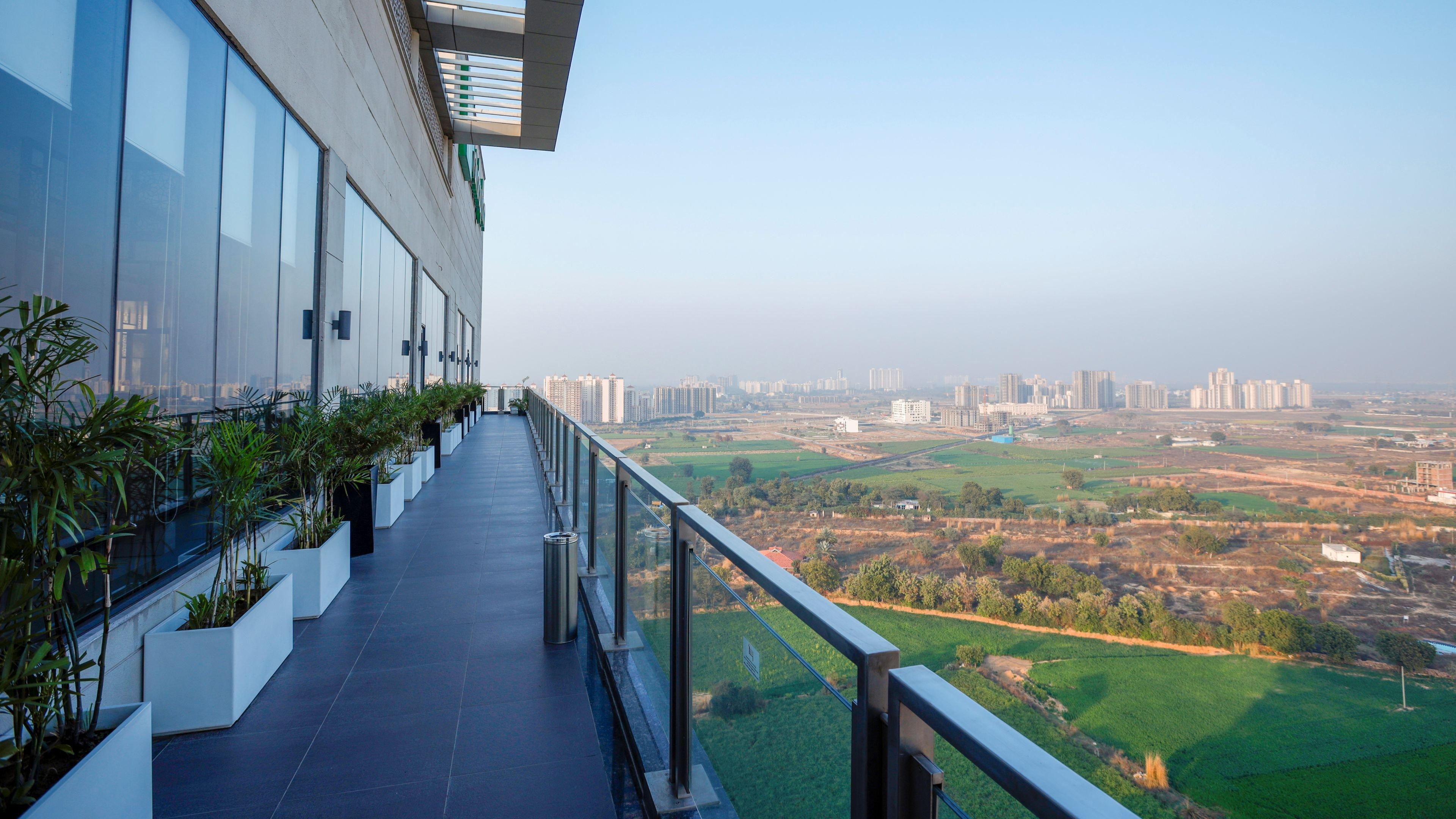 Hotel Gurugram Sector 90 By Ihg 5*