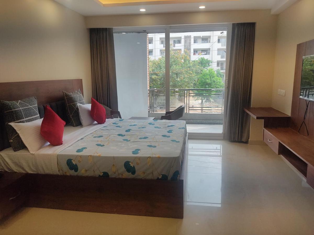 Perch Arbor Cyber Hotel Gurgaon