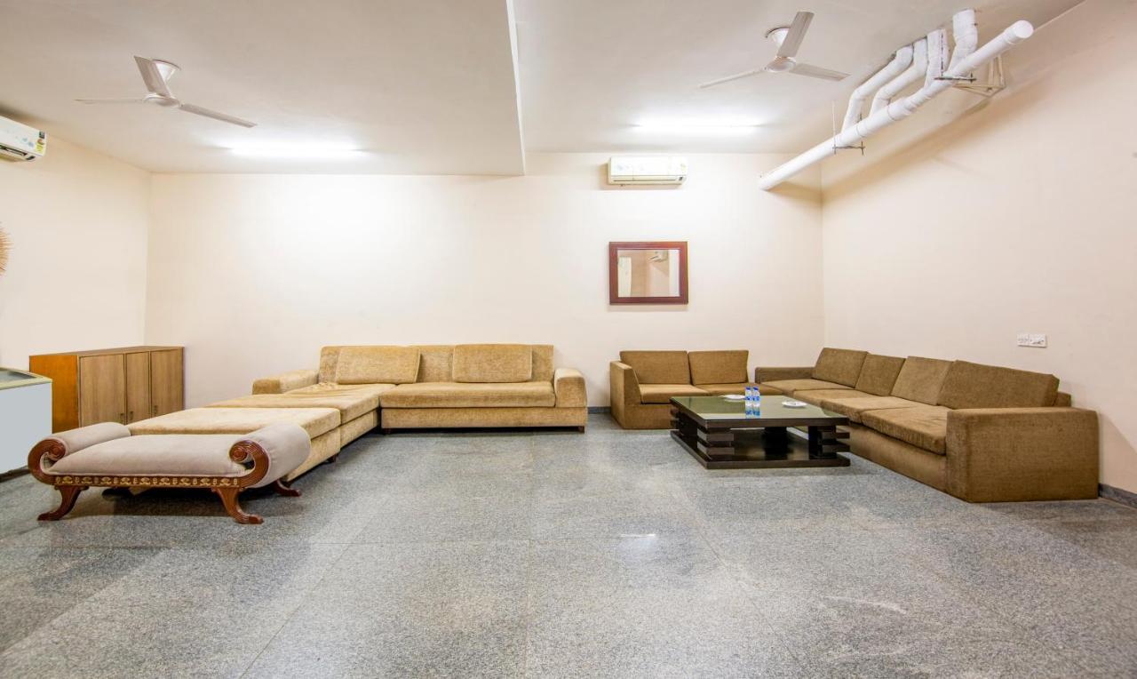 Treebo Jass Hospitality Services - Sec 53 Hotel 3*