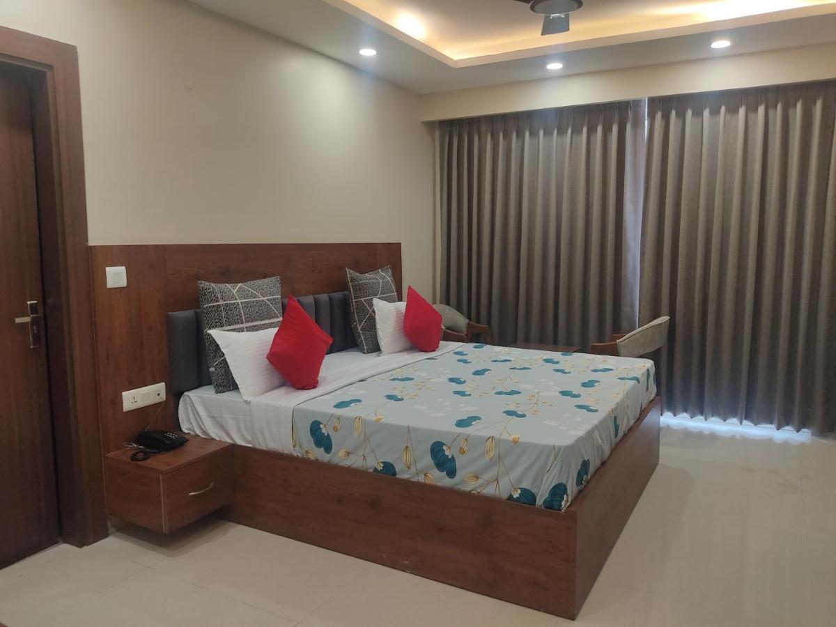 Hotel Perch Arbor Cyber Gurgaon
