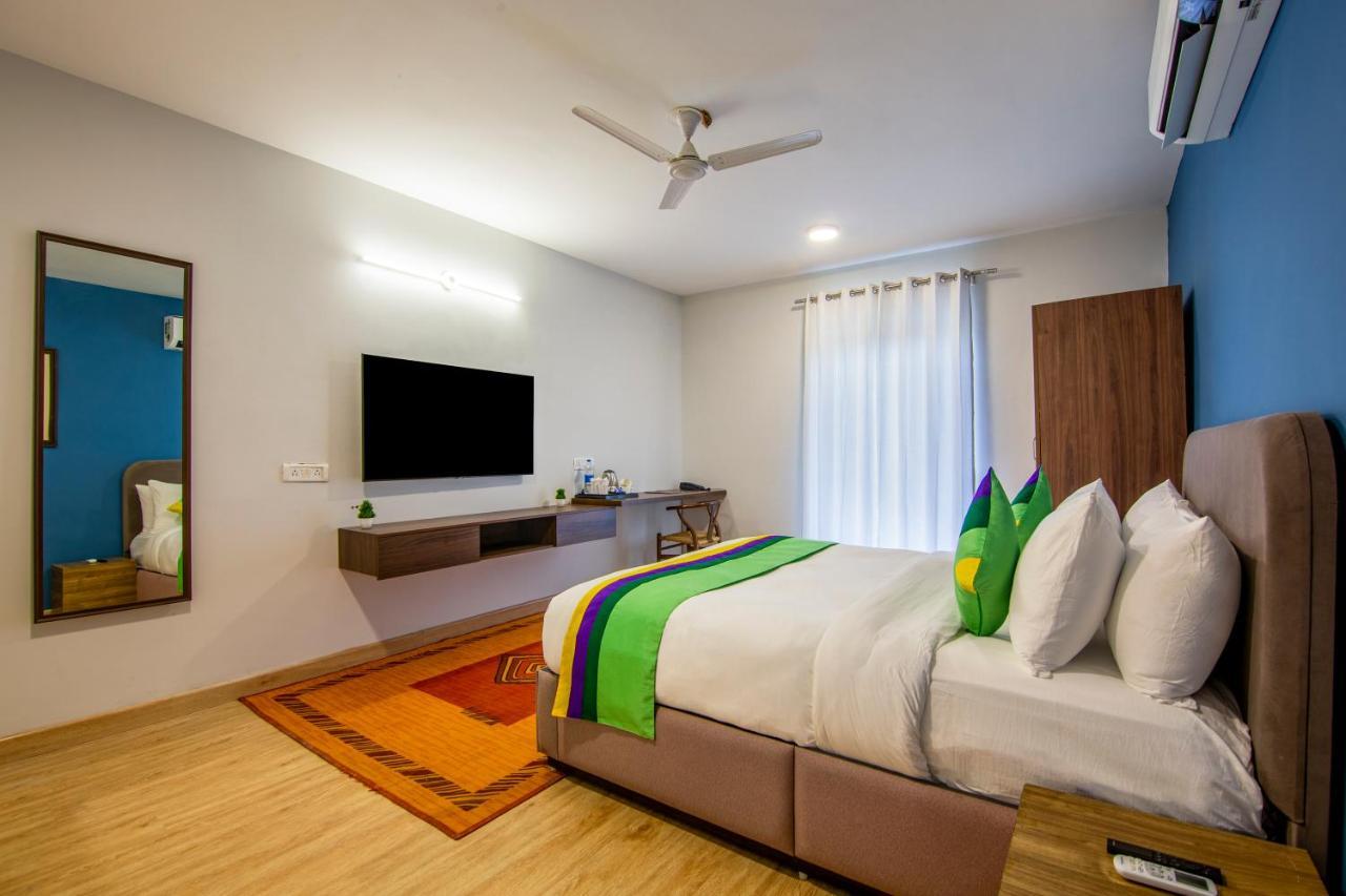 Treebo Jass Hospitality Services - Sec 53 Hotel