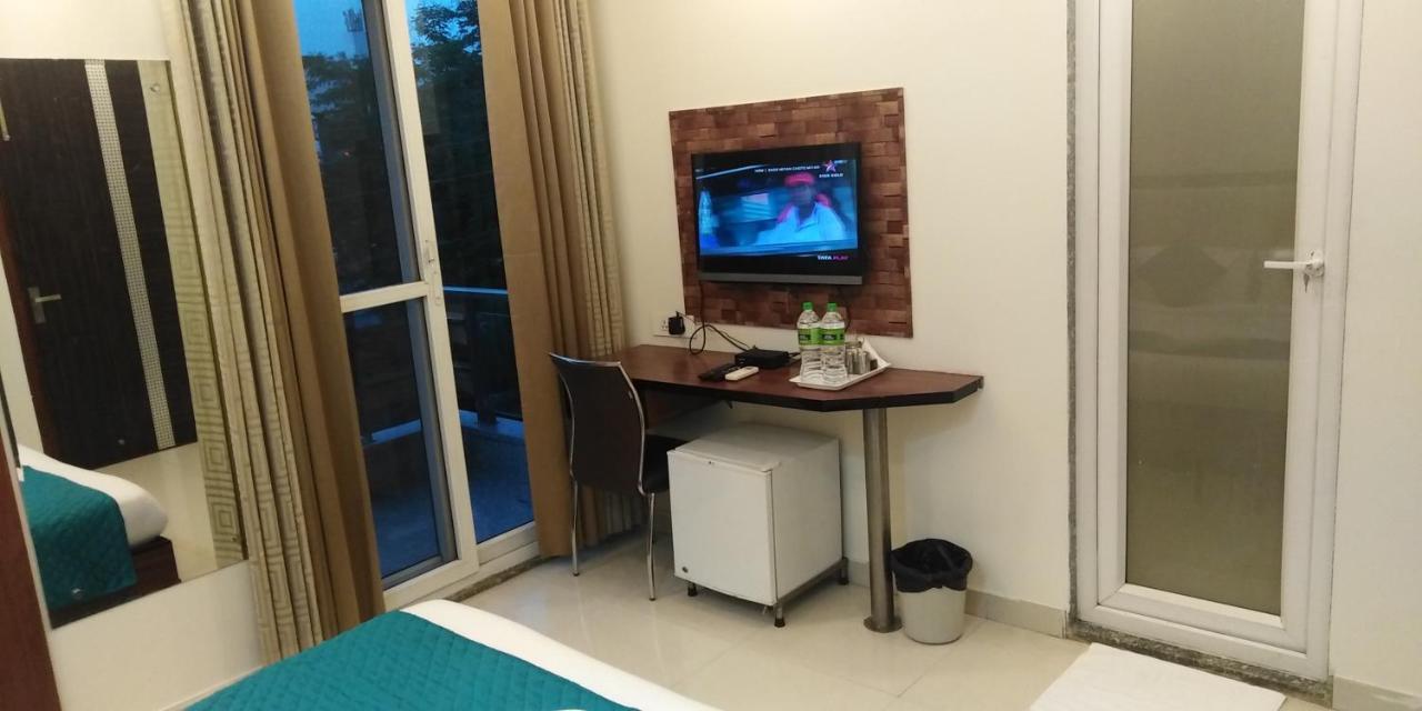Asian Suites Cyber Park Hotel Gurgaon