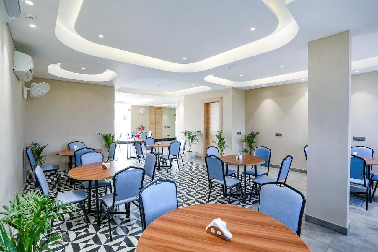 Hotel Fabhotel Infinity Ii