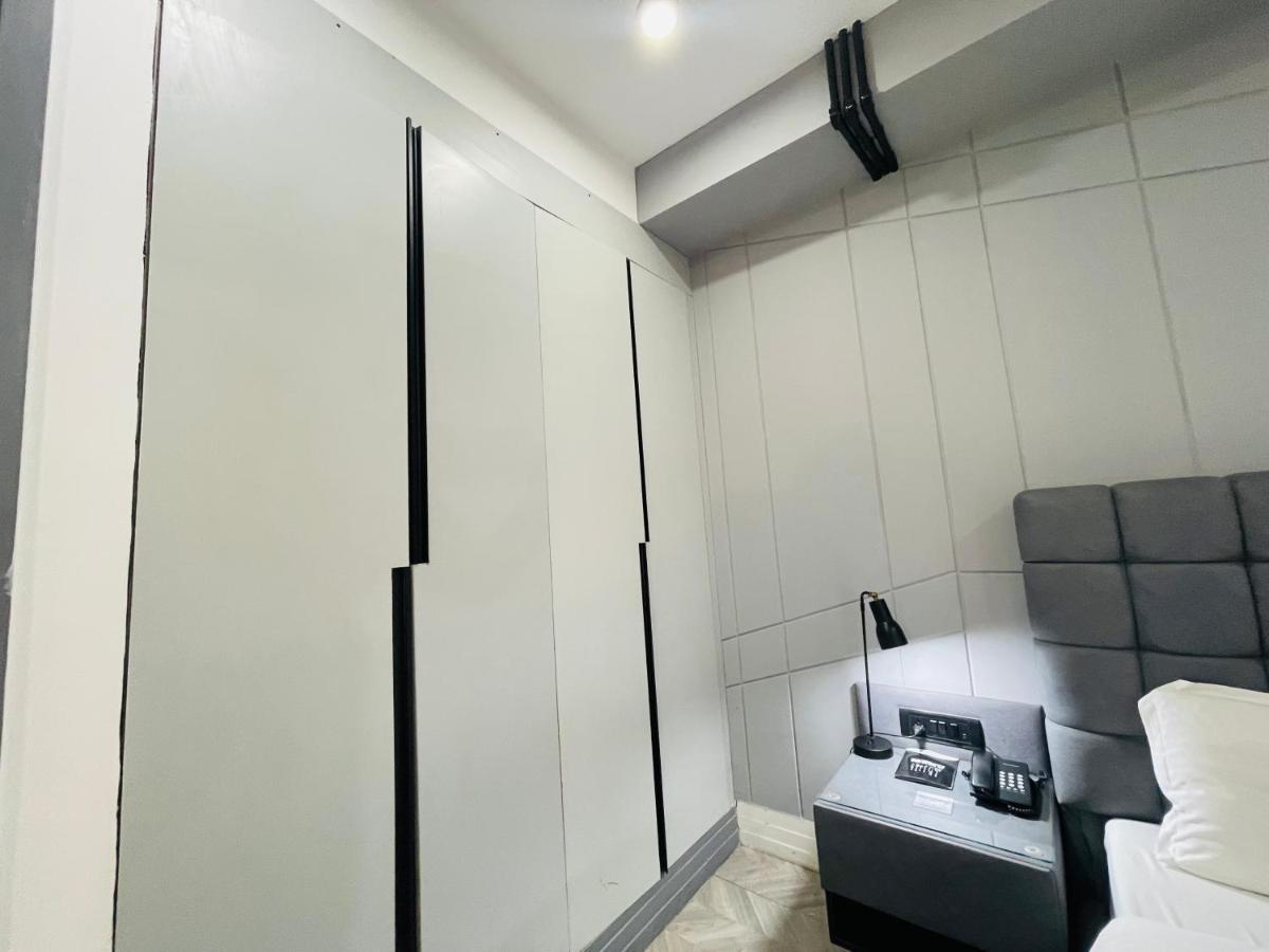 Bedchambers Luxe - Mg Road Hotel