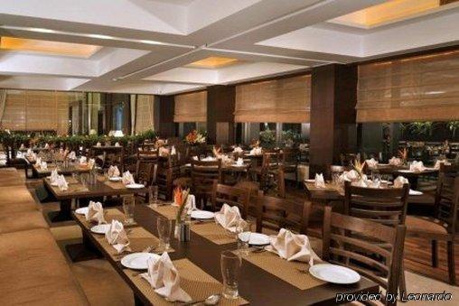 Country & By Radisson, Gurugram Sector 12 4*