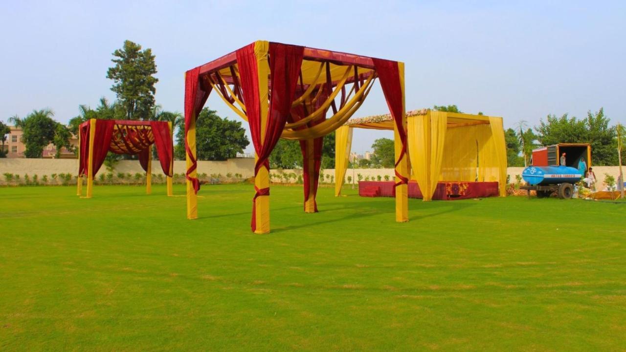 Farm stay Wedlock Farms - Events Venue *