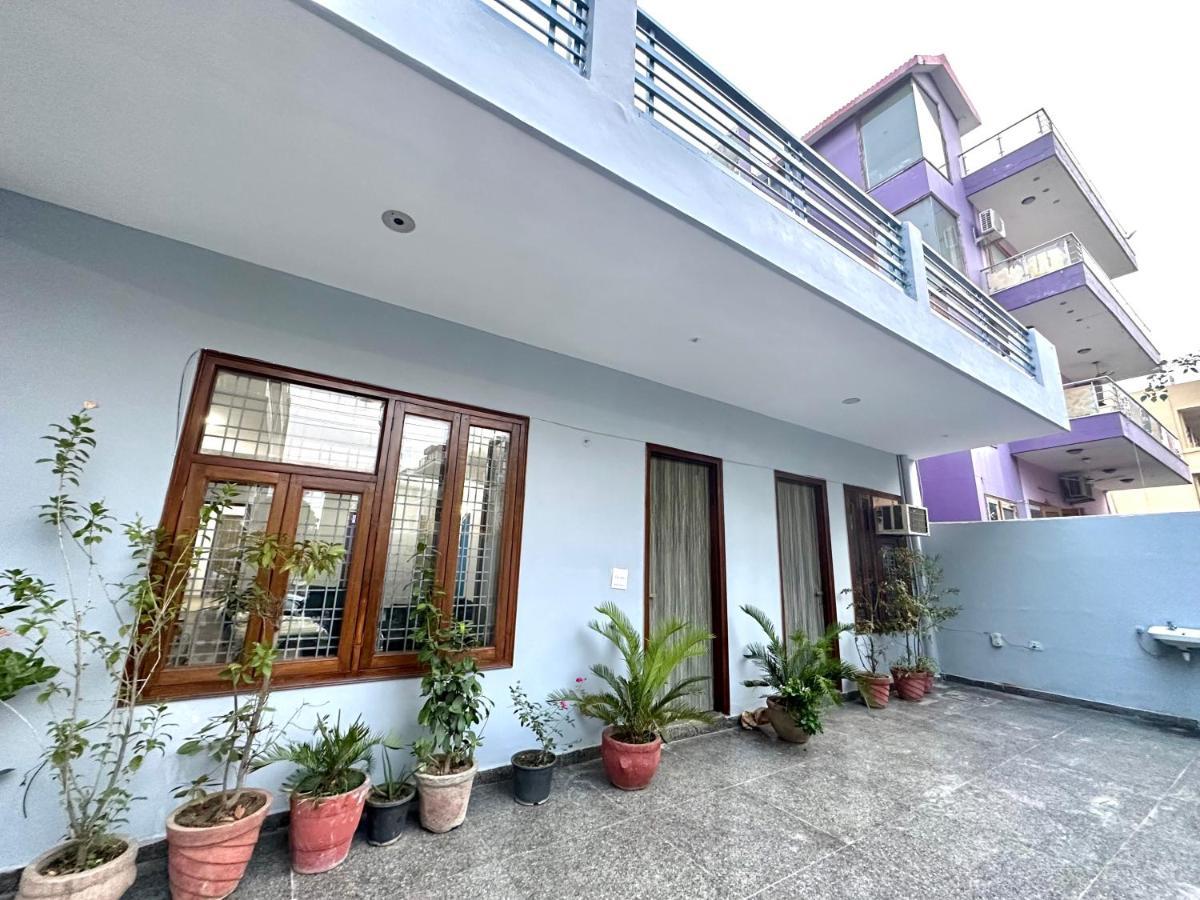 Cozy With No Restrictions * Gurgaon