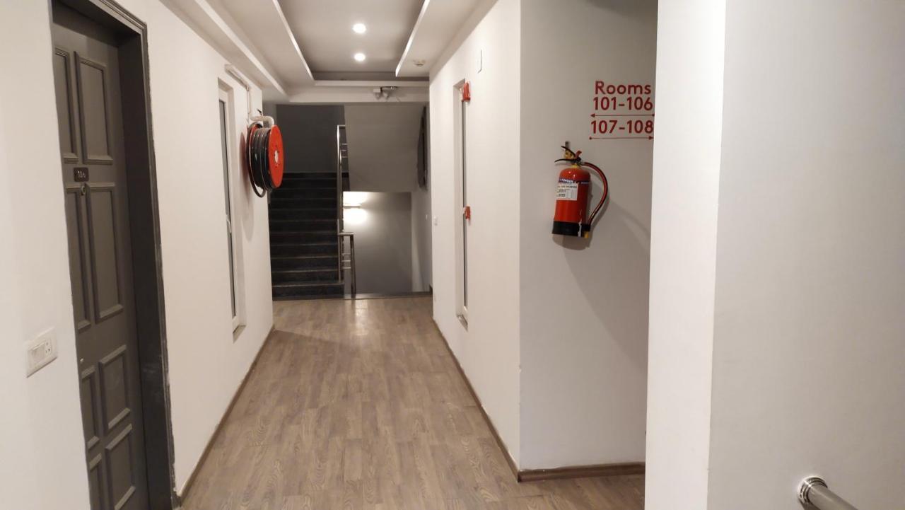 Hotel Saltstayz Express - Medicity Near Medanta Hospital 3*